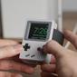 Kép 2/2 - GameBoy retro dokkoló állvány - szürke